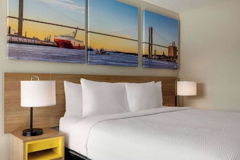 Deluxe Room, 1 King Bed, Smoking