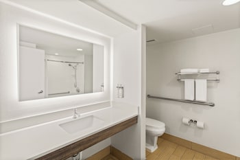 Standard Room, 1 King Bed, Accessible (Mobility)