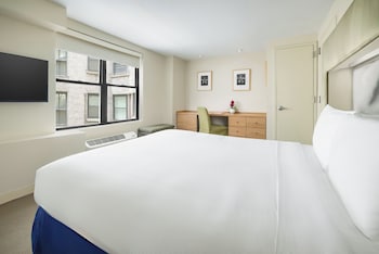 Deluxe Room, 1 Queen Bed