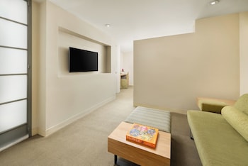 Suite, 1 King Bed