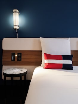 Superior Room, 1 Queen Bed