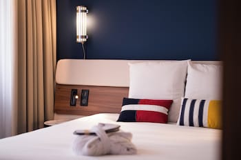 Privilege, Room, 1 Queen Bed