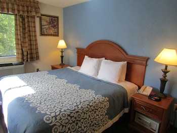 Suite, 1 King Bed, Non Smoking