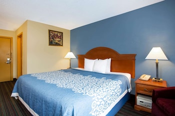 Room, 1 King Bed, Non Smoking (First Floor)