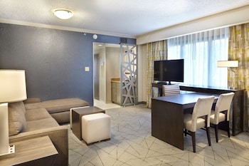 Suite, 2 Queen Beds, Non Smoking, Corner