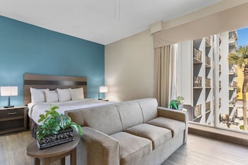 Jacuzzi 1 Bedroom, 1 Living room City View