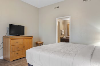 Oceanfront 2 Bedroom 1 King & 2 Double Beds