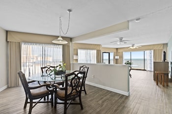 Oceanfront Penthouse Non-Smoking