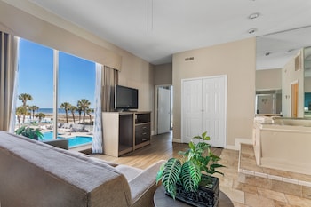 Jacuzzi 1 Bedroom, 1 Living room City View