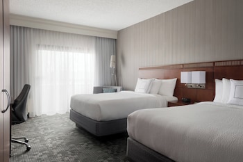 Room, 2 Queen Beds, Smoking