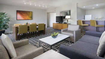 Suite (Ivy)