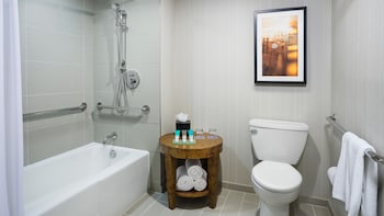 Room, 1 King Bed, Accessible, Bathtub