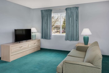Studio Suite, 1 King Bed, Non Smoking