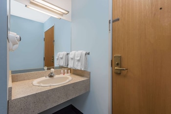 Studio Suite, 1 King Bed, Non Smoking