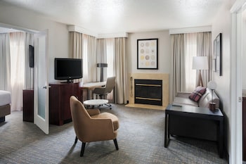 Suite, 2 Bedrooms (Mobility/Hearing Accessible, Tub)