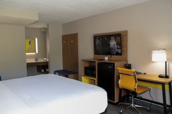 Standard Room, 1 King Bed, Non Smoking