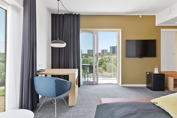 Superior Room, 1 King Bed, Non Smoking, Balcony