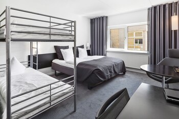 Family Room, Multiple Beds, Non Smoking
