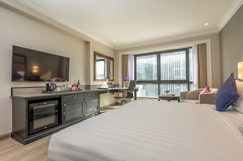 Deluxe Room (Skyline)