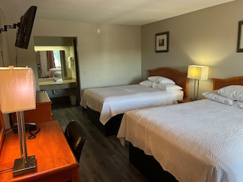 Standard Room, 2 Queen Beds, Non Smoking