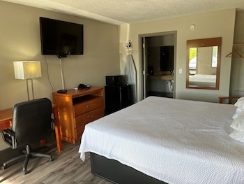 Standard Room, 1 King Bed, Smoking