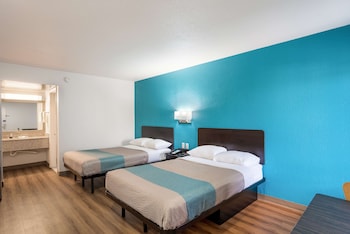 Deluxe Quadruple Room, 2 Double Beds, Accessible, Non Smoking