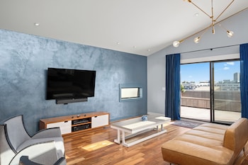 Penthouse (Rooftop)
