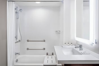 Room, 1 King Bed (Mobility Accessible, Tub)