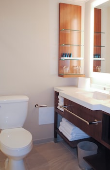 Room, 1 King Bed (Mobility/Hearing Accessible, Tub)