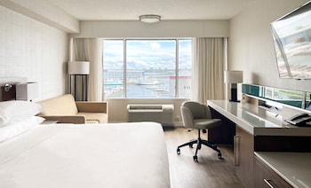 Deluxe Room, 1 King Bed with Sofa bed