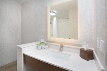 Standard Room, 1 King Bed, City View