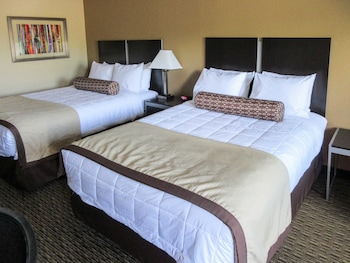 Standard Room, 2 Queen Beds, Non Smoking