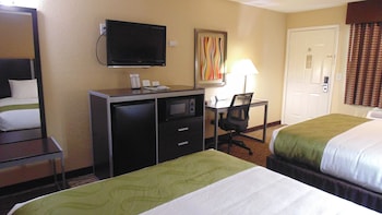 Standard Room, 2 Queen Beds, Non Smoking