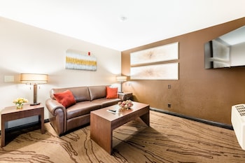 Suite, 2 Queen Beds, Balcony