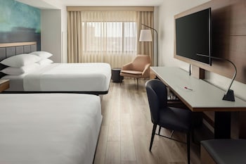 Room, 2 Queen Beds, City View (Hearing Accessible)