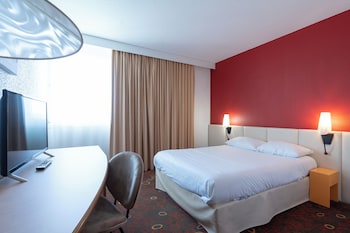 Standard Double Room, Mobility Accessible, Garden View