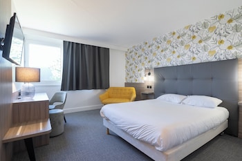 Premium Double Room, Refrigerator, Pool View