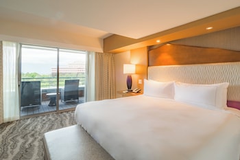 Room, 1 King Bed, Non Smoking, Balcony