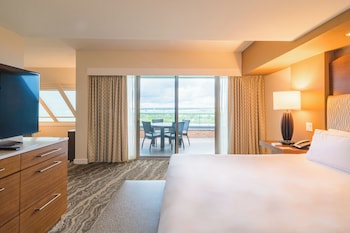 Studio Suite, 1 King Bed, Non Smoking, Balcony