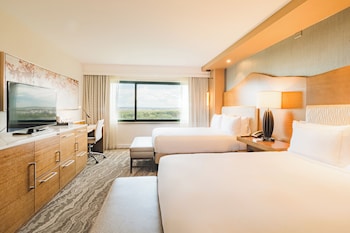 Deluxe Room, 2 Queen Beds, Non Smoking