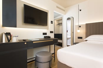 Basic Room with Air Conditioning
