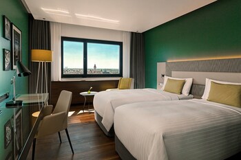 Grand Room, 2 Twin Beds, City View