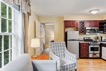 Premiere Two-Bedroom Country Inn Suite