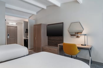 Standard Room, 2 Double Beds, Pool View