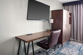 Room, 2 Double Beds (Mobility/Hearing Access, Roll-In Shwr)