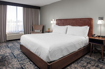 Room, 1 King Bed (Mobility/Hearing Accessible, Tub)