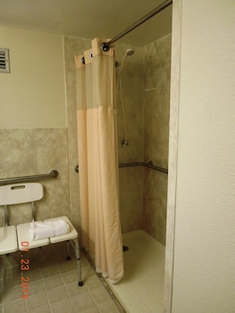 Deluxe Room, 2 Double Beds, Accessible, Non Smoking (Mobility Accessible Room)