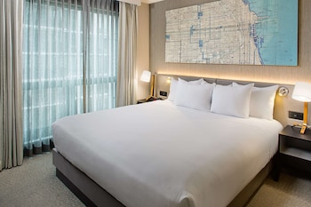 Superior Suite, 1 King Bed, Accessible, Bathtub