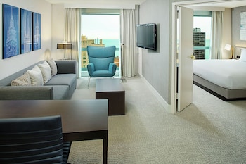 Superior Suite, 1 King Bed, Lake View