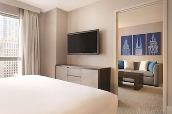 Suite, Accessible, Non Smoking (Roll-in Shower)